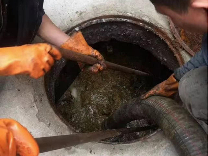 滕州清理化粪池时如何避免沼气的危害?